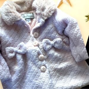 Sweet Girl’s American-Widgeon coat in light pink. Precious details! 18 months
